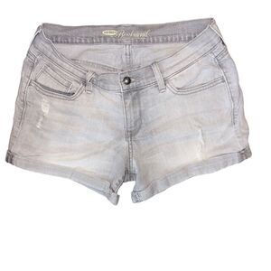 OLD NAVY BOYFRIEND SHORTS IN GREY SIZE 4 CUFFED SHORTS ARE PERMANENT